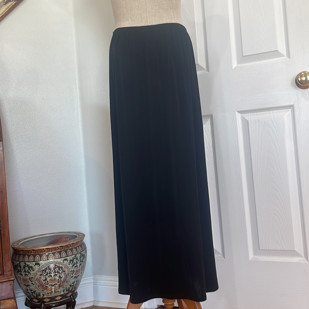Chicos travelers maxi skirt black knit stretch elastic waist women’s size 1 M 8 - Picture 4 of 8